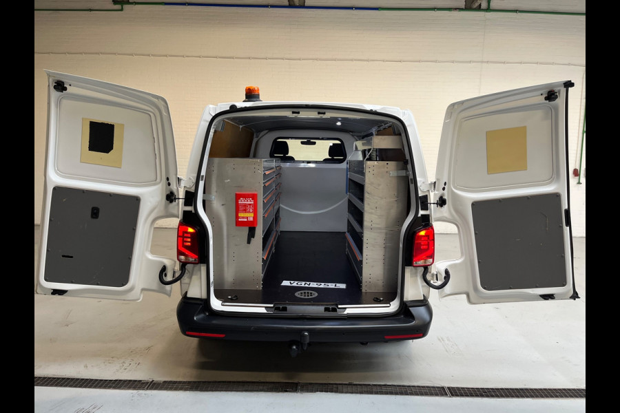 Volkswagen Transporter 4MOTION 4x4 AUTOMAAT Servicewagen 2.0 TDI 150PK euro6 L2H1, Inrichting, V230, Trekhaak, RIJKLAARPRIJS!