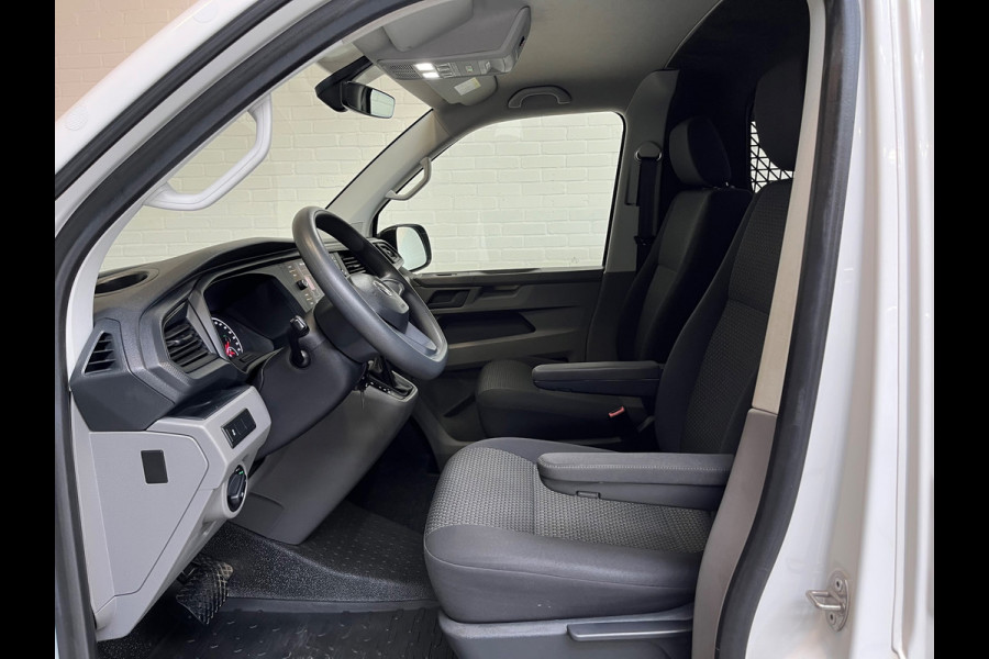 Volkswagen Transporter 4MOTION 4x4 AUTOMAAT Servicewagen 2.0 TDI 150PK euro6 L2H1, Inrichting, V230, Trekhaak, RIJKLAARPRIJS!