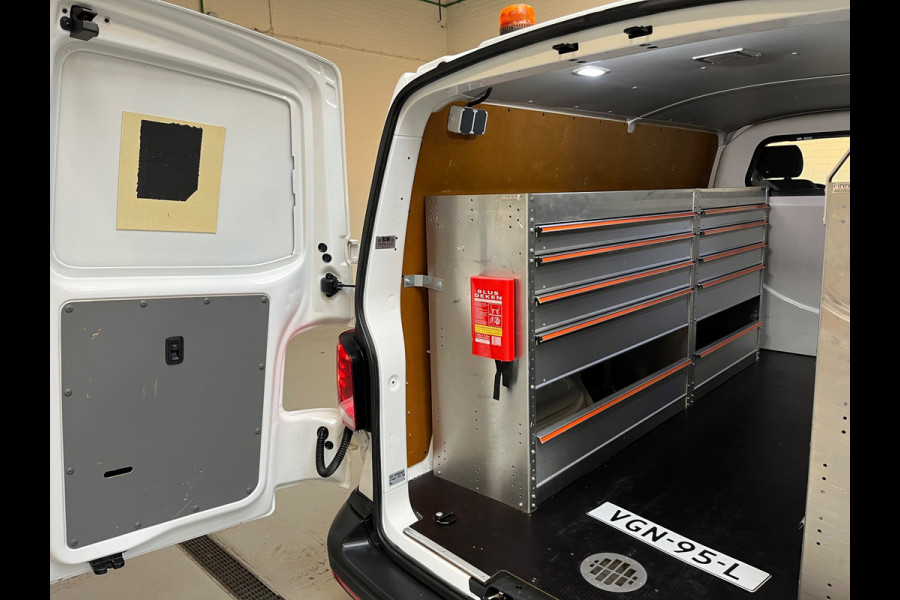 Volkswagen Transporter 4MOTION 4x4 AUTOMAAT Servicewagen 2.0 TDI 150PK euro6 L2H1, Inrichting, V230, Trekhaak, RIJKLAARPRIJS!