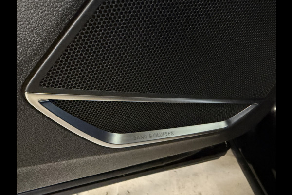 Audi Q3 35 TFSI Advanced | Panoramadak | Elektr. trekhaak | Sfeerverlichting | B&O | Camera | Full LED | Carplay