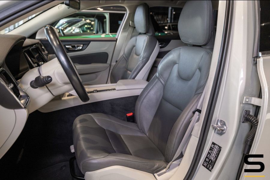 Volvo V60 2.0 T5 Momentum|NAP|Rdesign|Leder|Cam|Stoelverwarm