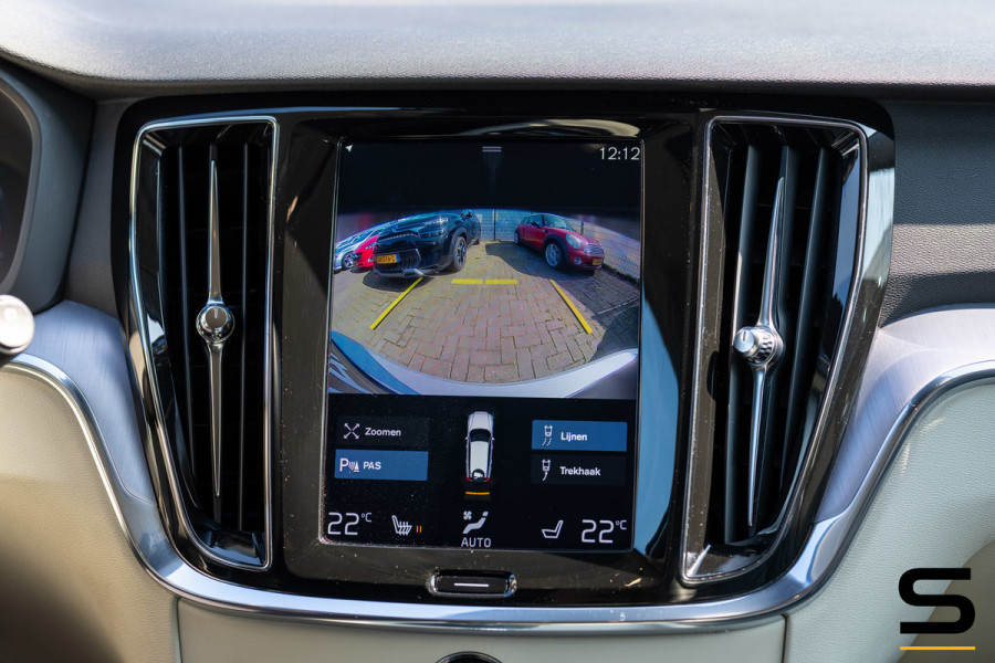 Volvo V60 2.0 T5 Momentum|NAP|Rdesign|Leder|Cam|Stoelverwarm