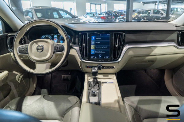 Volvo V60 2.0 T5 Momentum|NAP|Rdesign|Leder|Cam|Stoelverwarm