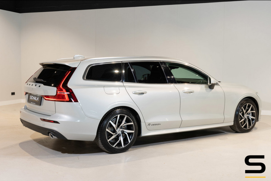 Volvo V60 2.0 T5 Momentum|NAP|Rdesign|Leder|Cam|Stoelverwarm
