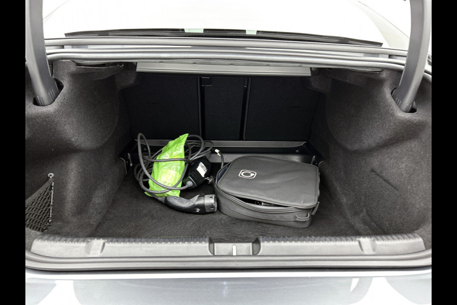 Mercedes-Benz EQE AMG 43 4MATIC 90 kWh Panoramadak | Memory Pakket | Rode gordels |  Burmester Inclusief 24 maanden Mercedes-Benz Certified garantie voor Europa.