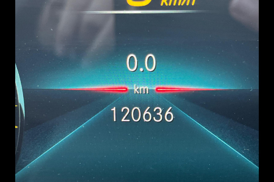 Mercedes-Benz A-Klasse 180 Business Solution AMG panorama dak night sfeer licht vol vol