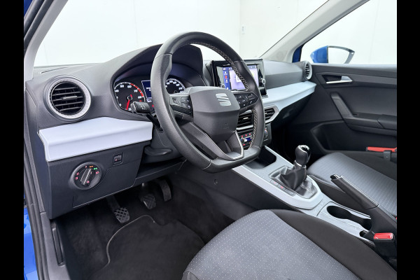 Seat Arona 1.0TSI NWE Model Two-Tone Navi* Draadloos-Apple Carplay Android PDC Cruise Control ECC Style Lmv Privacy Glas Regen-Lichtsensor Isofix DAB Bluetooth Led 1e Eigenaar Origineel Nederlandse Auto