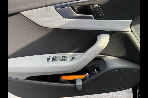 Audi A4 35 TFSI Sport AUT ECC/PDC/LED/XENON/LMV18/LEDER/NAVI