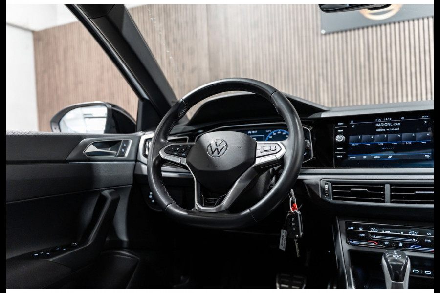 Volkswagen Taigo 1.0 TSI R-Line DSG IQ PANO LED