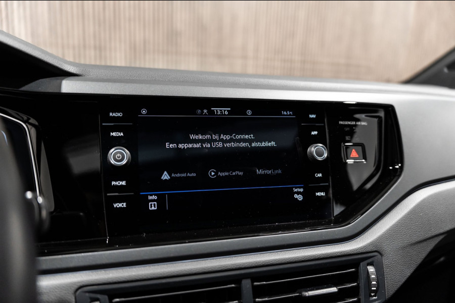 Volkswagen Taigo 1.0 TSI R-Line DSG IQ PANO LED