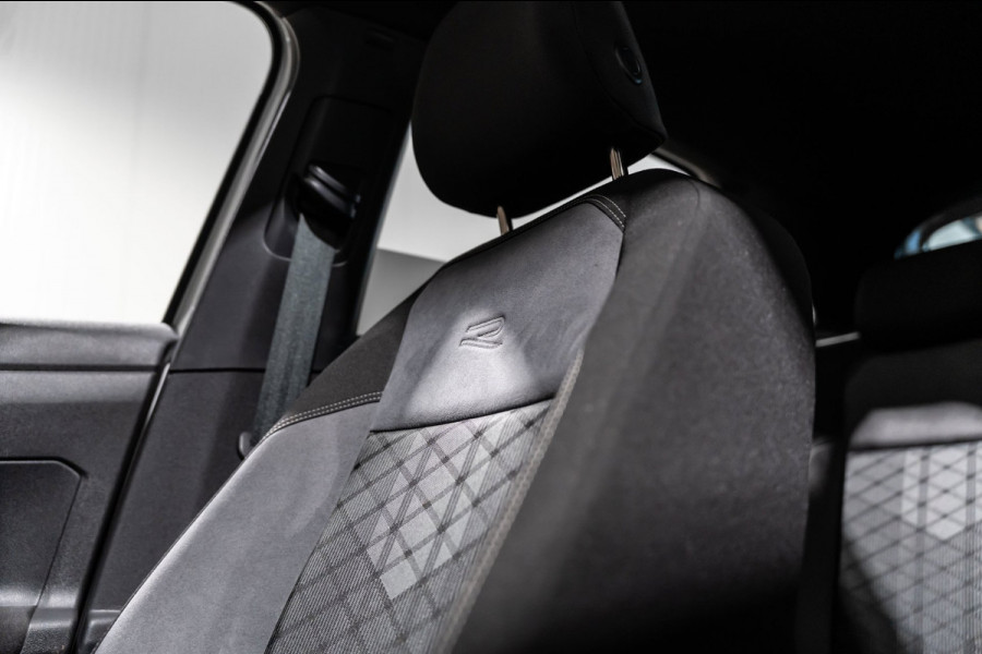 Volkswagen Taigo 1.0 TSI R-Line DSG IQ PANO LED