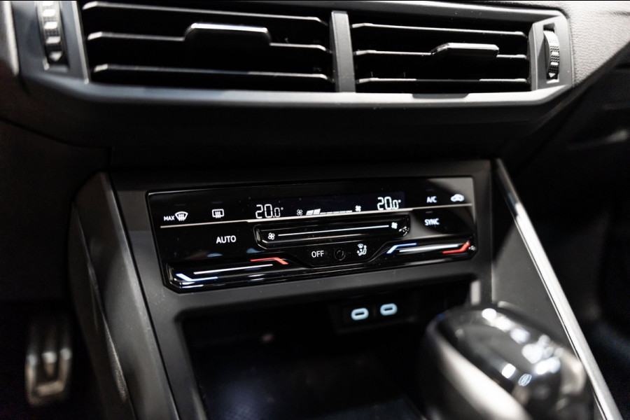 Volkswagen Taigo 1.0 TSI R-Line DSG IQ PANO LED