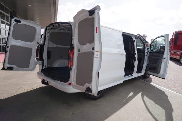 Ford E-Transit Cust. 320L L2H1 Limited 65 kWh Automaat met POWERPACK Nr. V019 | Airco | Cruise | Apple CP- Android auto | Trekhaak
