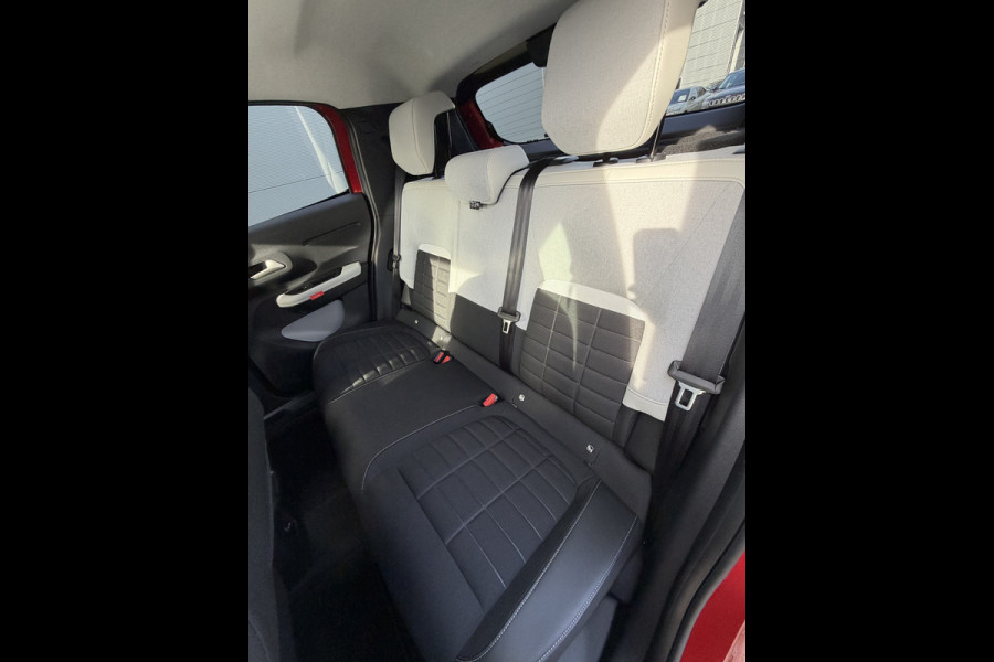 Citroën C3 110pk Hybrid Max (Camera - LED - Automatische Airco - Navigatie - Parkeersensoren - Apple Carplay)