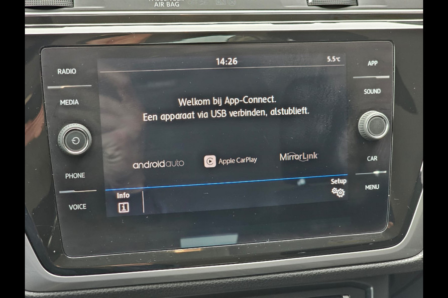 Volkswagen Touran 1.2 TSI Comfortline 7-persoons | Climatronic | Trekhaak | LMV | Cruise | App-connect |