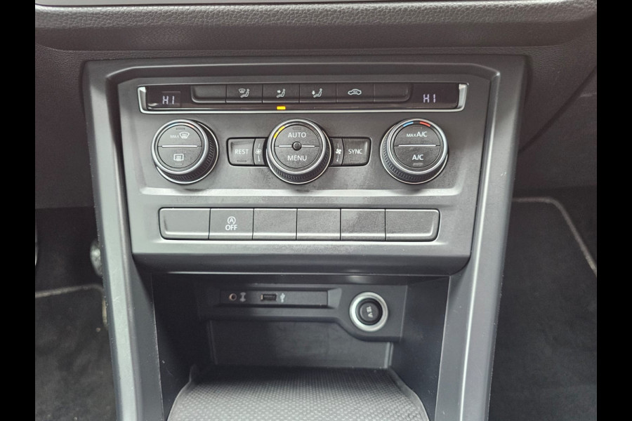 Volkswagen Touran 1.2 TSI Comfortline 7-persoons | Climatronic | Trekhaak | LMV | Cruise | App-connect |