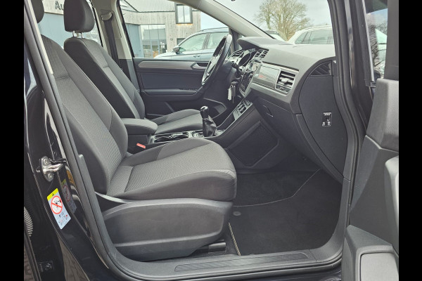 Volkswagen Touran 1.2 TSI Comfortline 7-persoons | Climatronic | Trekhaak | LMV | Cruise | App-connect |