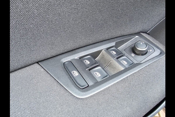 Volkswagen Touran 1.2 TSI Comfortline 7-persoons | Climatronic | Trekhaak | LMV | Cruise | App-connect |