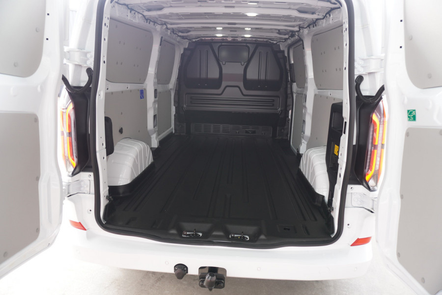 Ford E-Transit Cust. 320L L2H1 Limited 65 kWh Automaat met POWERPACK Nr. V053 | Airco | Cruise | Apple CP- Android auto | Trekhaak