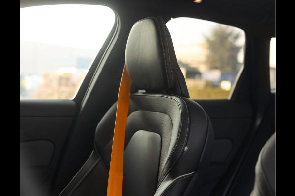 Volvo XC60 T8 AWD Polestar Engineered | Pano - Trekhaak - HUD