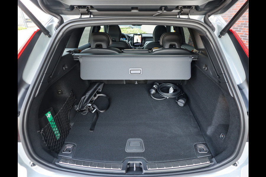 Volvo XC60 T8 AWD Polestar Engineered | Pano - Trekhaak - HUD