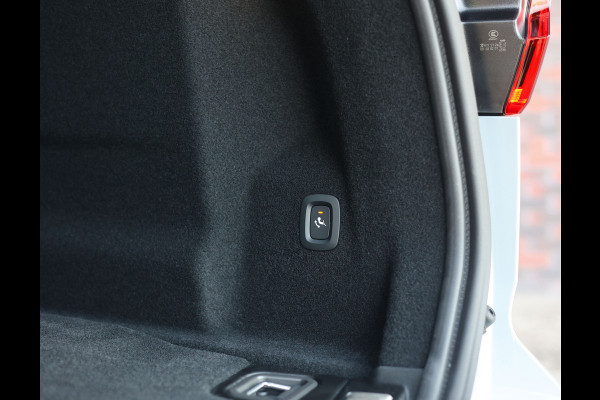 Volvo XC60 T8 AWD Polestar Engineered | Pano - Trekhaak - HUD