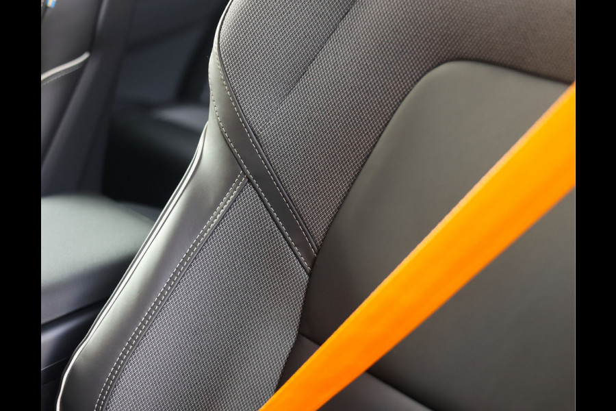 Volvo XC60 T8 AWD Polestar Engineered | Pano - Trekhaak - HUD