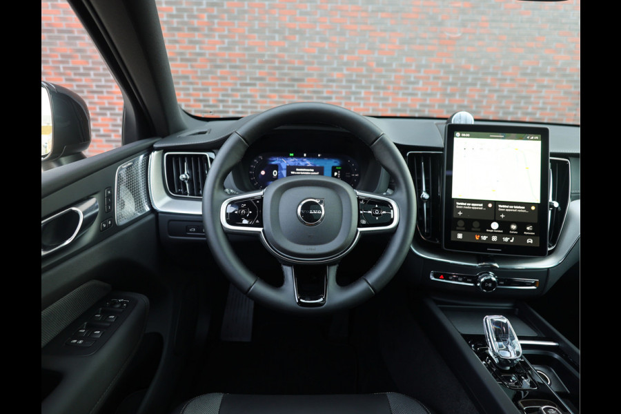 Volvo XC60 T8 AWD Polestar Engineered | Pano - Trekhaak - HUD