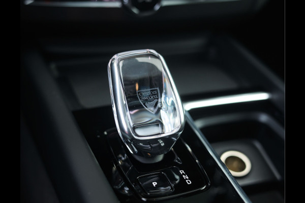 Volvo XC60 T8 AWD Polestar Engineered | Pano - Trekhaak - HUD