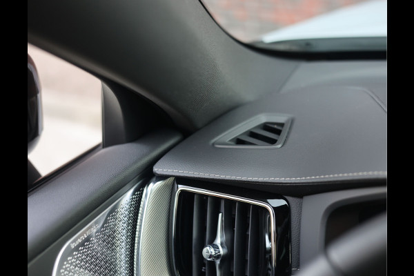 Volvo XC60 T8 AWD Polestar Engineered | Pano - Trekhaak - HUD