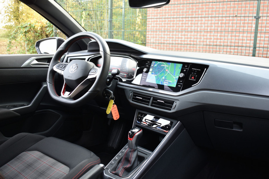 Volkswagen Polo 2.0 TSI GTI TSI 210PK DSG GTI-SPORT IQ-LIGHT/PDC/CARPLAY