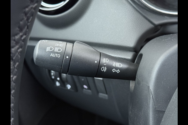 Renault Captur T 90pk Intens Navi Ecc Cruise Control Two-Tone Pdc Keyless 0.9 TCe Lmv 17" Led Regen-Lichtsensor Isofix Bluetooth Privacy Glas Mooie en complete Renault Captur 1148kg licht