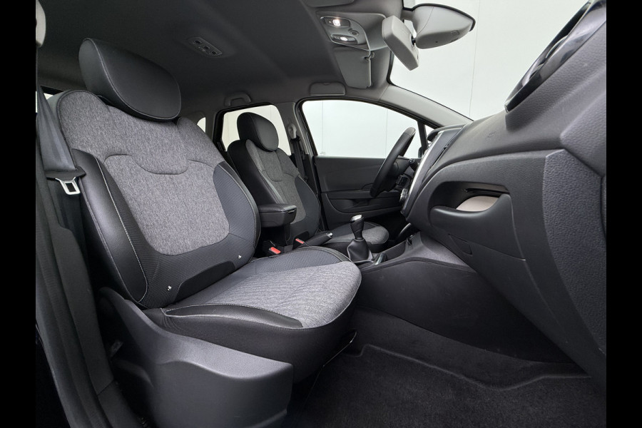 Renault Captur T 90pk Intens Navi Ecc Cruise Control Two-Tone Pdc Keyless 0.9 TCe Lmv 17" Led Regen-Lichtsensor Isofix Bluetooth Privacy Glas Mooie en complete Renault Captur 1148kg licht