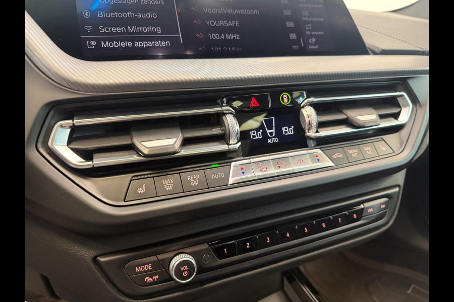 BMW 2 Serie Gran Coupé 218i Executive Edition M-Sport Shadow Line PDC Panoramadak LED 24 maanden garantie mogelijk (*vraag naar de voorwaarden)