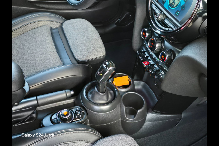 MINI Mini 1.5 Cooper Pepper / AUT / 136 Pk / Navi / CARPLAY / Ecc / Elek Pakket / Cruise Control / Led / Pdc / Allu Velgen