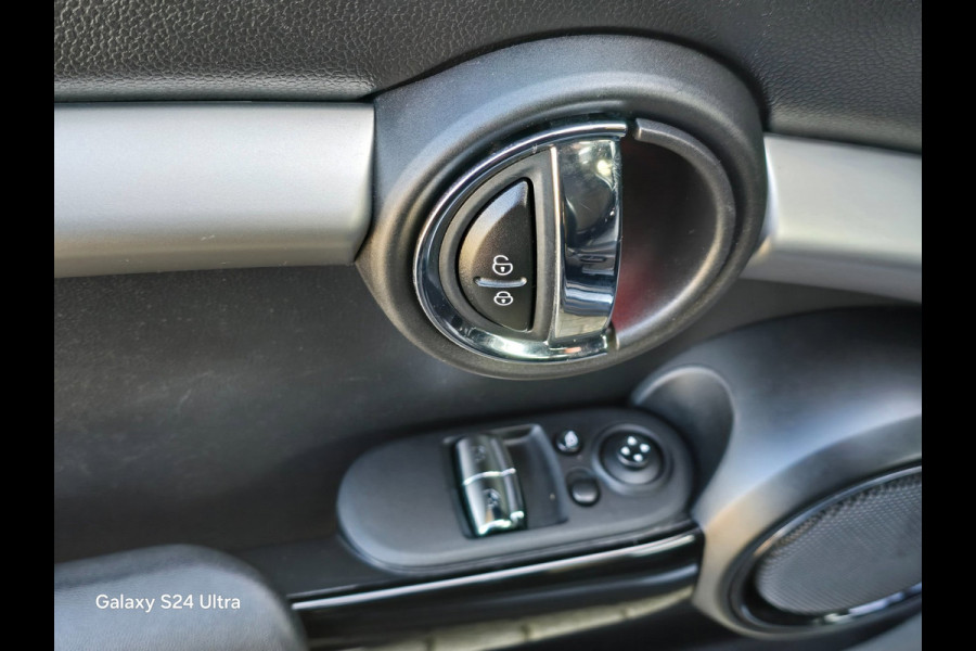 MINI Mini 1.5 Cooper Pepper / AUT / 136 Pk / Navi / CARPLAY / Ecc / Elek Pakket / Cruise Control / Led / Pdc / Allu Velgen