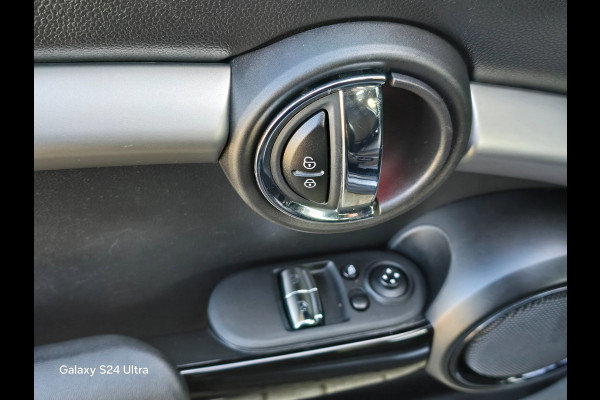 MINI Mini 1.5 Cooper Pepper / AUT / 136 Pk / Navi / CARPLAY / Ecc / Elek Pakket / Cruise Control / Led / Pdc / Allu Velgen