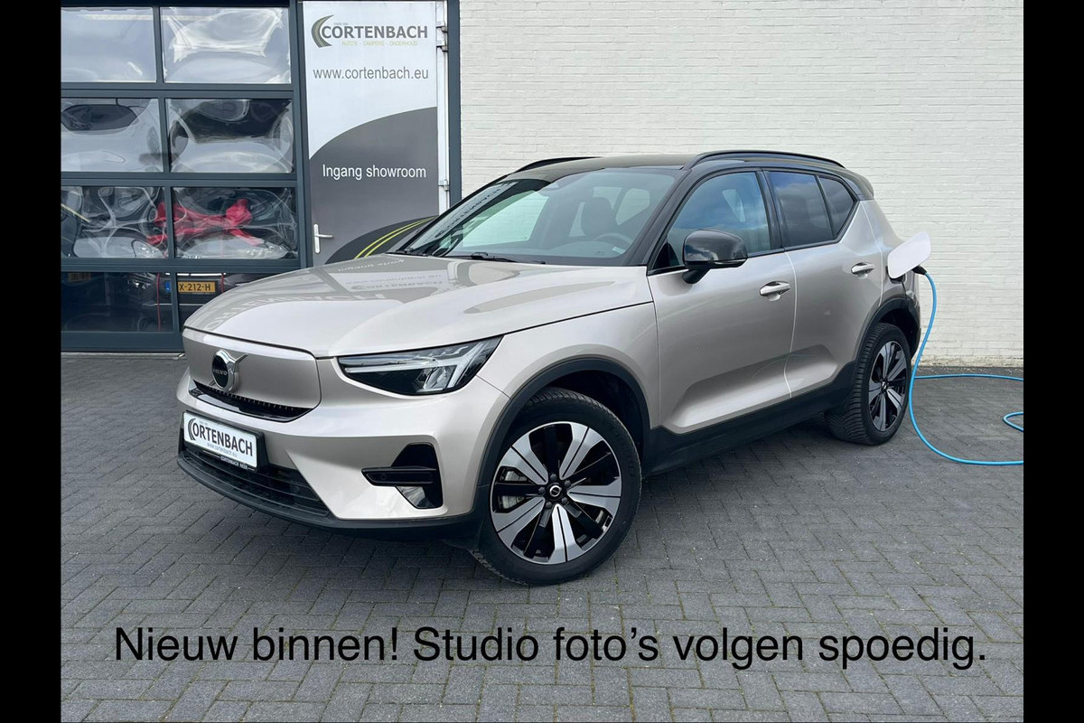 Volvo XC40 Recharge Plus 70 kWh | Zwenkbare trekhaak | Adaptieve cruise | Blis | 19 Inch | Full Led |