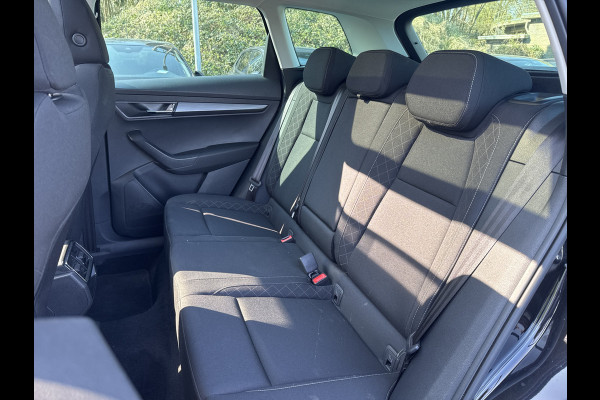 Škoda Karoq 1.5 TSI ACT 150PK DSG CLEVER CAMERA/NAVI/PANORAMADAK!