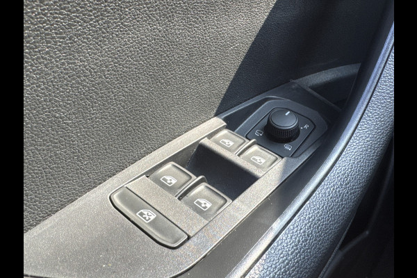 Škoda Karoq 1.5 TSI ACT 150PK DSG CLEVER CAMERA/NAVI/PANORAMADAK!