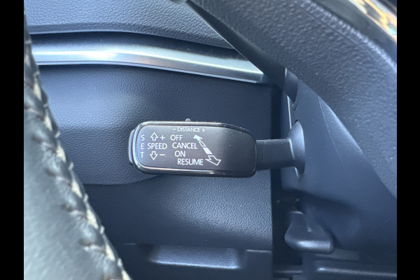 Škoda Karoq 1.5 TSI ACT 150PK DSG CLEVER CAMERA/NAVI/PANORAMADAK!