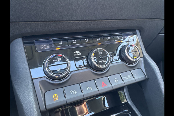 Škoda Karoq 1.5 TSI ACT 150PK DSG CLEVER CAMERA/NAVI/PANORAMADAK!