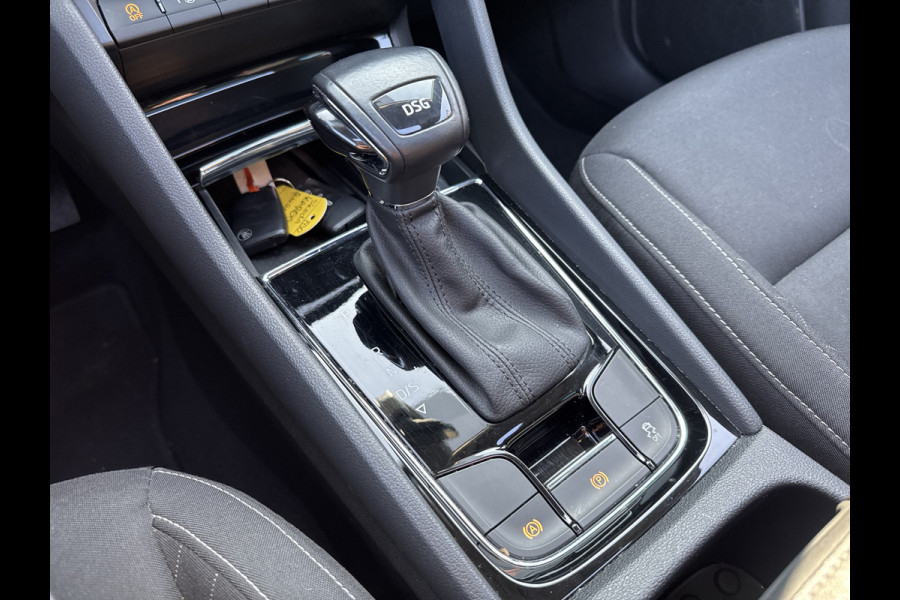 Škoda Karoq 1.5 TSI ACT 150PK DSG CLEVER CAMERA/NAVI/PANORAMADAK!