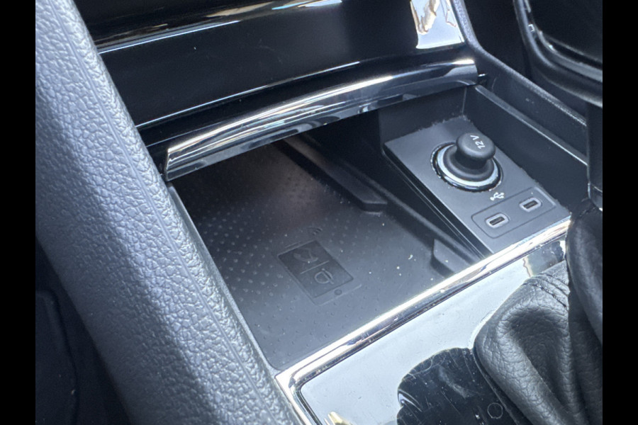 Škoda Karoq 1.5 TSI ACT 150PK DSG CLEVER CAMERA/NAVI/PANORAMADAK!