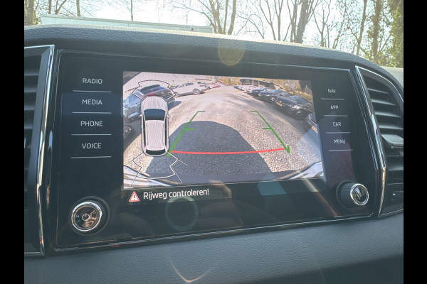 Škoda Karoq 1.5 TSI ACT 150PK DSG CLEVER CAMERA/NAVI/PANORAMADAK!