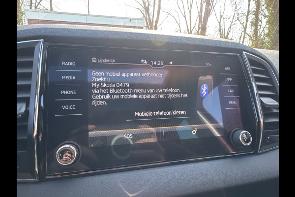 Škoda Karoq 1.5 TSI ACT 150PK DSG CLEVER CAMERA/NAVI/PANORAMADAK!