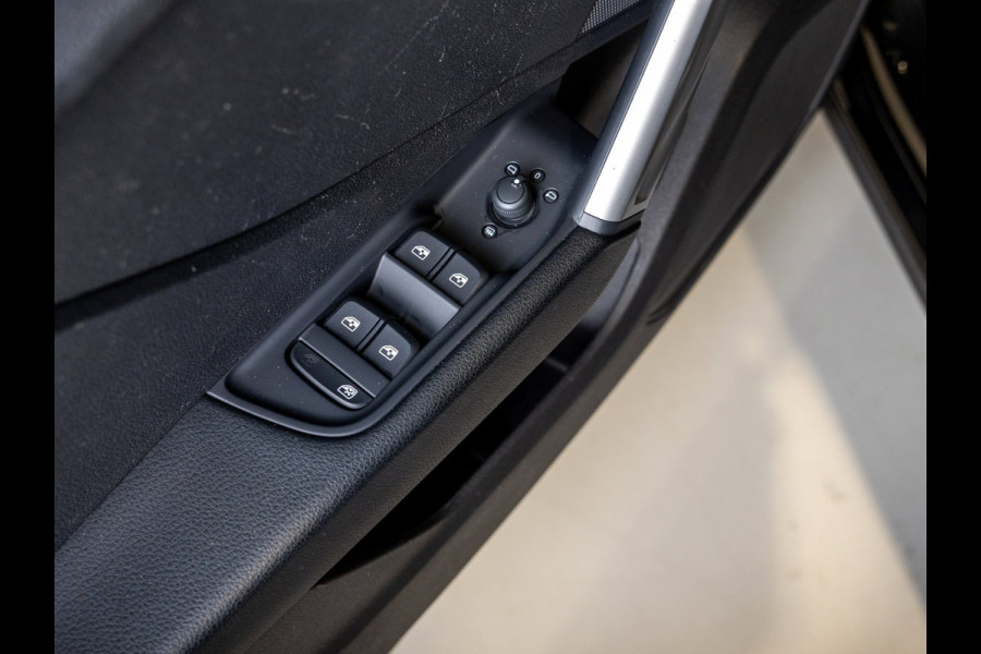 Audi Q2 35 TFSI Advanced edition / 150pk / Stoelverwarming / Adaptieve cruise control / Elektrische achterklep /