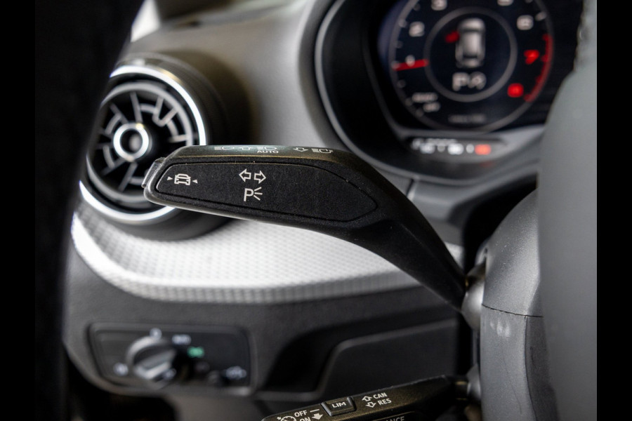 Audi Q2 35 TFSI Advanced edition / 150pk / Stoelverwarming / Adaptieve cruise control / Elektrische achterklep /