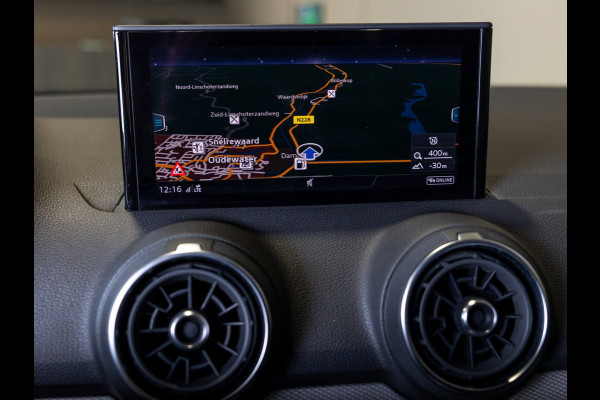 Audi Q2 35 TFSI Advanced edition / 150pk / Stoelverwarming / Adaptieve cruise control / Elektrische achterklep /