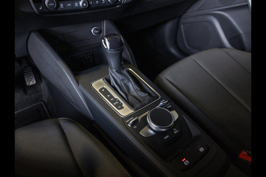 Audi Q2 35 TFSI Advanced edition / 150pk / Stoelverwarming / Adaptieve cruise control / Elektrische achterklep /